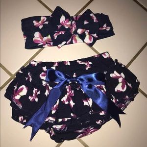 NWOT Baby Bloomer & Headband Set
